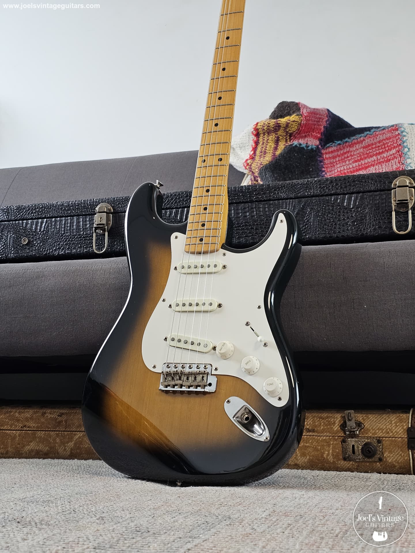 ギター Fender japan stratocaster 1983 1983 Fender Japan '57 Reissue Stratocaster JV ST57-85 Fiesta Red